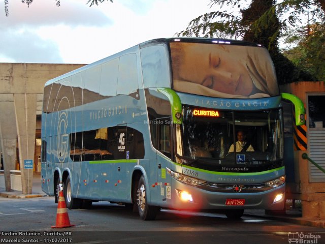 Viação Garcia 7068 na cidade de Curitiba, Paraná, Brasil, por Marcelo Santos. Número da foto: #4842356.