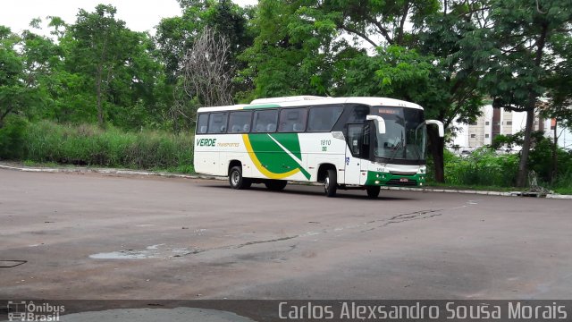 Verde Transportes 1810 na cidade de Barra do Garças, Mato Grosso, Brasil, por Carlos Alexsandro Sousa Morais. Número da foto: #4842269.