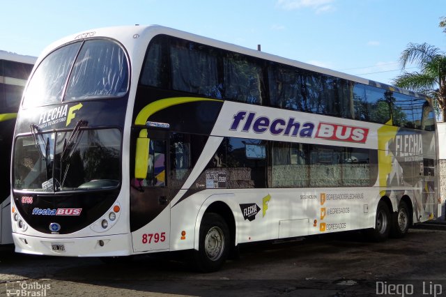 Flecha Bus 8795 na cidade de Balneário Camboriú, Santa Catarina, Brasil, por Diego Lip. ID da foto: 4846644.