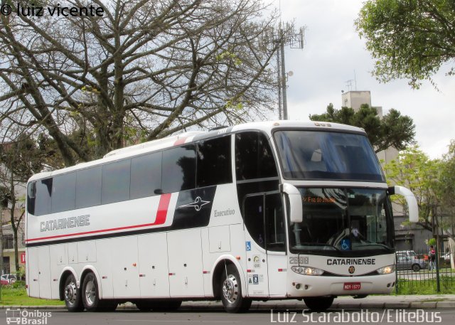 Auto Viação Catarinense 2698 na cidade de Curitiba, Paraná, Brasil, por Luiz Scarabotto . Número da foto: #4847647.