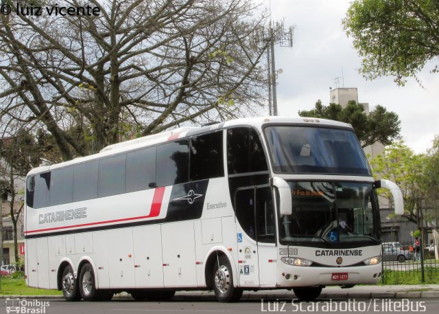 Auto Viação Catarinense 2698 na cidade de Curitiba, Paraná, Brasil, por Luiz Scarabotto . ID da foto: 4847647.