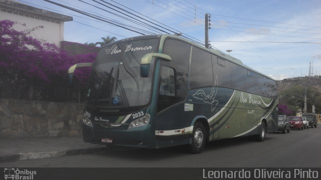Asa Branca Turismo 33 na cidade de Caruaru, Pernambuco, Brasil, por Leon Oliver. Número da foto: #4846432.