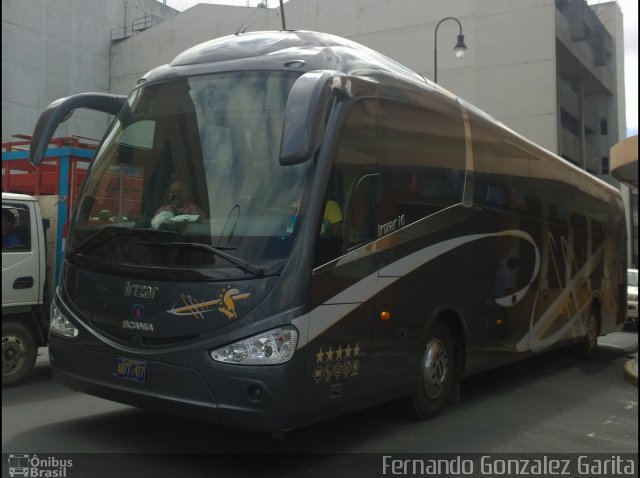 Ônibus Particulares 00 na cidade de Alto Paraíso de Goiás, Goiás, Brasil, por Fernando Gonzalez Garita. ID da foto: 4846291.