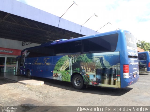 Anne-Tur 3700 na cidade de Araguari, Minas Gerais, Brasil, por Alessandro Pereira dos Santos. Número da foto: #4848265.
