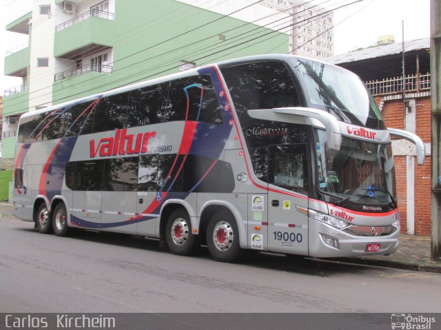 Valtur Turismo - Constantina Turismo Ltda(RS) 19000 na cidade de Foz do Iguaçu, Paraná, Brasil, por Carlos Kircheim. ID da foto: 4857989.