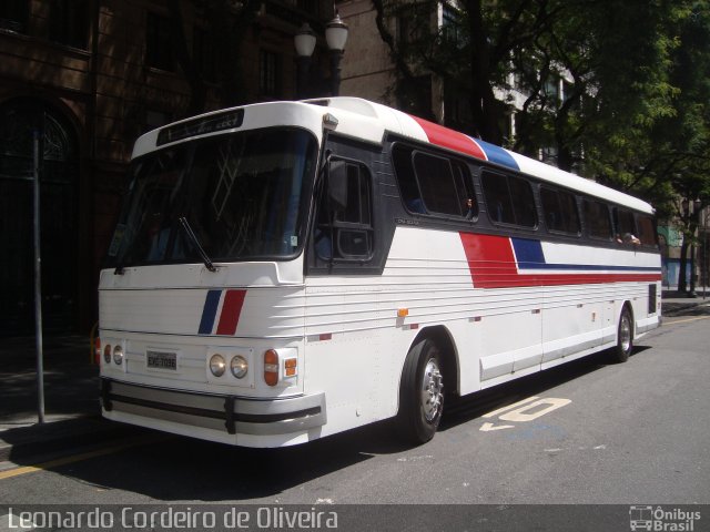 Ônibus Particulares 7096 na cidade de São Paulo, São Paulo, Brasil, por Eduardo de Oliveira. Número da foto: #4861562.