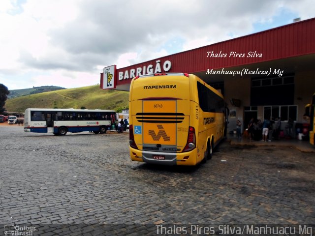 Viação Itapemirim 60743 na cidade de Manhuaçu, Minas Gerais, Brasil, por Thales Pires Silva. ID da foto: 4867588.