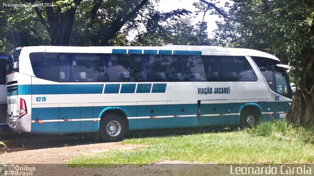 Viação Jacareí 8216 na cidade de Pirassununga, São Paulo, Brasil, por Leonardo Carola. Número da foto: #4868979.