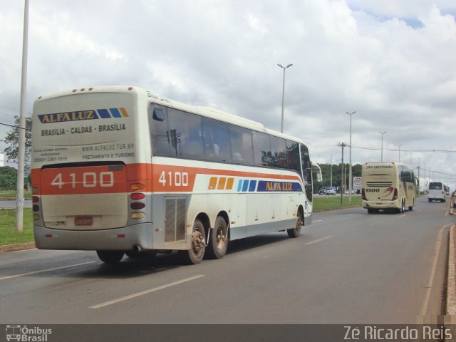 Alfa Luz Viação Transportes 4100 na cidade de Brasília, Distrito Federal, Brasil, por Zé Ricardo Reis. Número da foto: #4869793.