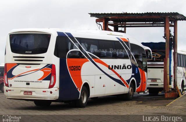 Expresso União 10250 na cidade de Araxá, Minas Gerais, Brasil, por Lucas Borges . Número da foto: #4872258.