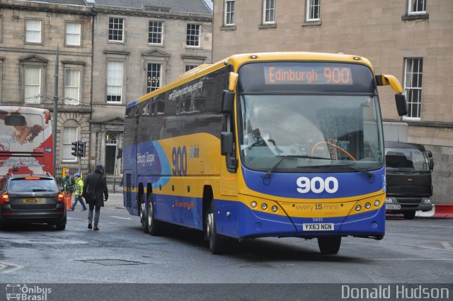 Stagecoach 54135 na cidade de Edinburgh, Edinburgh, Escócia, por Donald Hudson. Número da foto: #4870940.