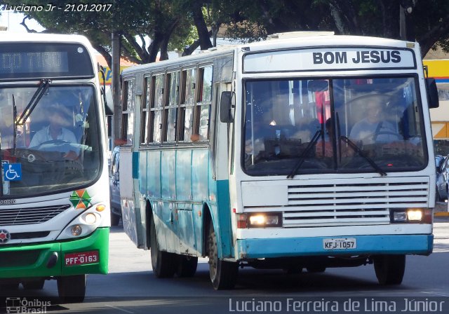 Ônibus Particulares 1057 na cidade de Recife, Pernambuco, Brasil, por Luciano Ferreira de Lima Júnior. Número da foto: #4875198.