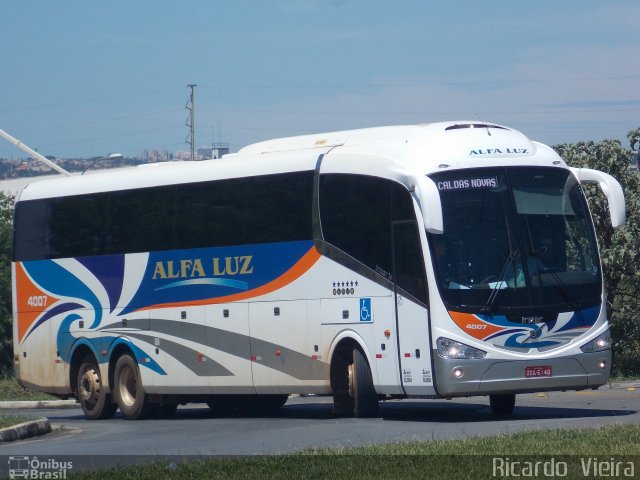 Alfa Luz Viação Transportes 4007 na cidade de Brasília, Distrito Federal, Brasil, por Ricardo Vieira. Número da foto: #4812280.