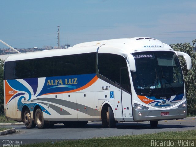 Alfa Luz Viação Transportes 4007 na cidade de Brasília, Distrito Federal, Brasil, por Ricardo Vieira. ID da foto: 4812280.