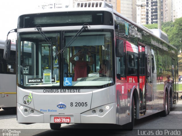 Viação Gato Preto 8 2005 na cidade de São Paulo, São Paulo, Brasil, por Lucas Souto do Prado. Número da foto: #4818466.