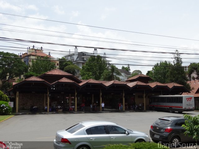 Terminais Rodoviários e Urbanos Gramado-RS na cidade de Gramado, Rio Grande do Sul, Brasil, por Daniel Souza. ID da foto: 4820738.