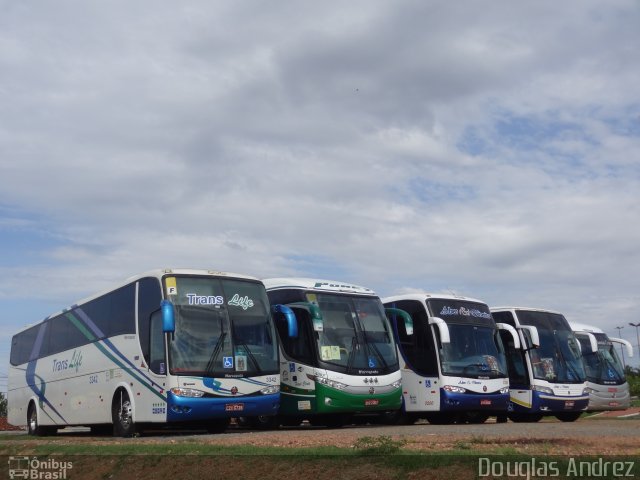 Translife Transportadora Turistica 3342 na cidade de Trindade, Goiás, Brasil, por Douglas Andrez. ID da foto: 4820403.