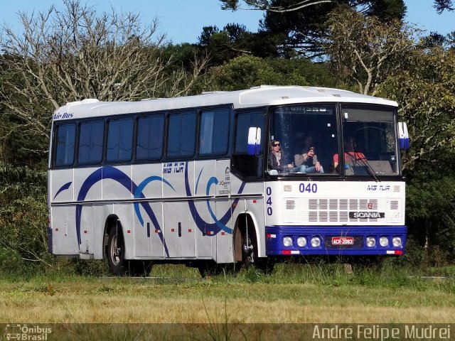 MG Tur 040 na cidade de Irati, Paraná, Brasil, por André Felipe Mudrei. Número da foto: #4828443.