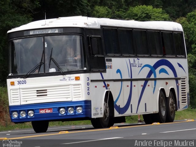 Mille Turismo 3020 na cidade de Irati, Paraná, Brasil, por André Felipe Mudrei. Número da foto: #4828473.