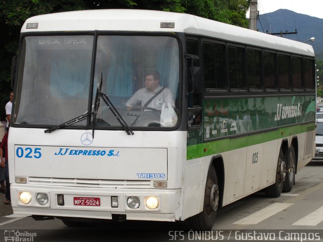 JJ Expresso Sul 025 na cidade de Nova Trento, Santa Catarina, Brasil, por Gustavo Campos Gatti. Número da foto: #4875528.