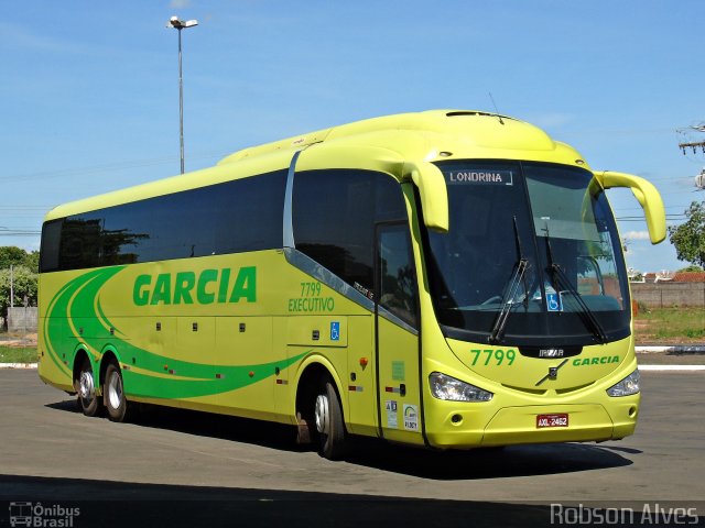 Viação Garcia 7799 na cidade de Paranavaí, Paraná, Brasil, por Robson Alves. ID da foto: 4901328.