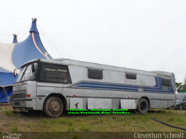Circo Kroner 2157 na cidade de Santa Maria, Rio Grande do Sul, Brasil, por Cleverton Schmitt. Número da foto: #4902963.