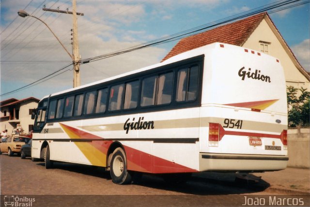 Gidion Transporte e Turismo 9541 na cidade de Joinville, Santa Catarina, Brasil, por Diego Lip. Número da foto: #4907456.