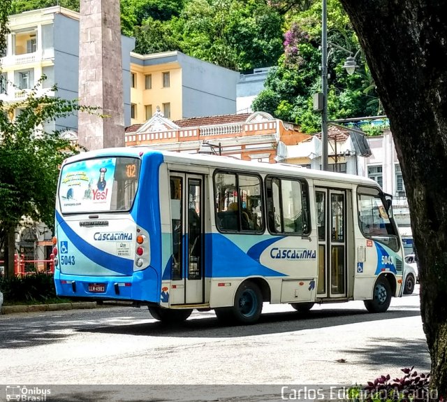 Viação Cascatinha 5043 na cidade de Petrópolis, Rio de Janeiro, Brasil, por Carlos Eduardo Araújo dos Santos. ID da foto: 4906256.