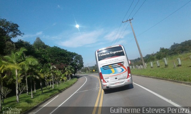 Colméia Expresso 4500 na cidade de Mairiporã, São Paulo, Brasil, por Guilherme Esteves Peruzzi. Número da foto: #4915365.