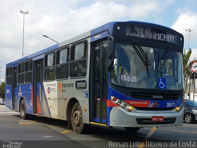 Real Transportes Metropolitanos 35.071 na cidade de São Paulo, São Paulo, Brasil, por Antonio Ribeiro da Costa. Número da foto: #4916002.