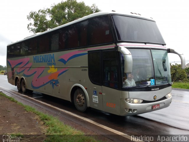 Milenium Turismo 6237 na cidade de Conselheiro Lafaiete, Minas Gerais, Brasil, por Rodrigo  Aparecido. Número da foto: #4920679.