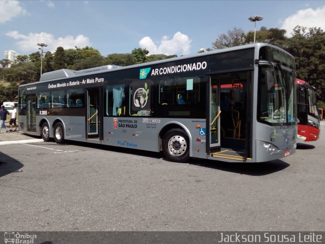 Viação Gato Preto 8 2005 na cidade de São Paulo, São Paulo, Brasil, por Jackson Sousa Leite. ID da foto: 4920994.