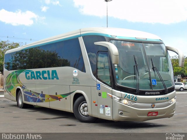 Viação Garcia 7426 na cidade de Paranavaí, Paraná, Brasil, por Robson Alves. ID da foto: 4879769.