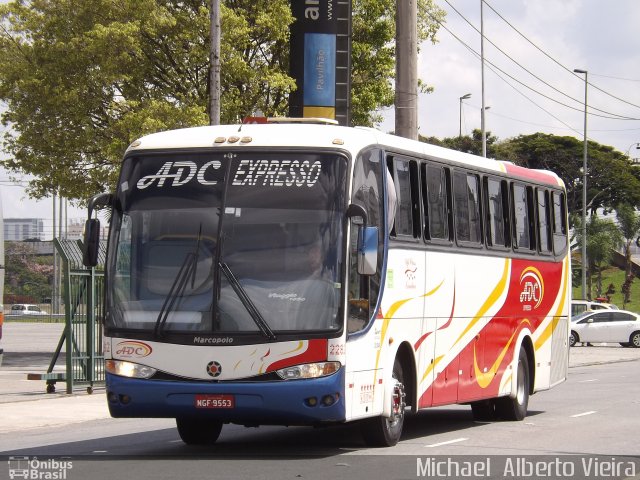 ADC Express 2282 na cidade de São Paulo, São Paulo, Brasil, por Michael  Alberto Vieira. Número da foto: #4938157.