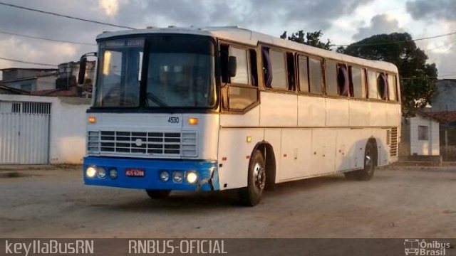 Ônibus Particulares 4530 na cidade de Natal, Rio Grande do Norte, Brasil, por Keylla Pinto. Número da foto: #4941145.