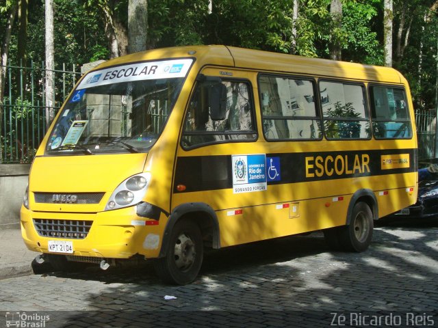 Governo do Estado do Rio de Janeiro Escolar 2104 na cidade de Petrópolis, Rio de Janeiro, Brasil, por Zé Ricardo Reis. ID da foto: 4945432.