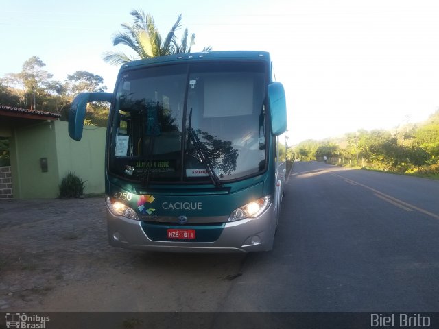 Cacique Transportes 4250 na cidade de Jiquiriçá, Bahia, Brasil, por Biel Brito . ID da foto: 4947380.