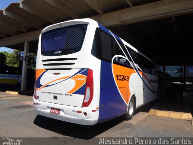 Expresso União 10249 na cidade de Araguari, Minas Gerais, Brasil, por Alessandro Pereira dos Santos. Número da foto: #4947431.