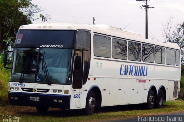 Cavichioli Turismo 4500 na cidade de Quatá, São Paulo, Brasil, por Francisco Ivano. Número da foto: #4889580.