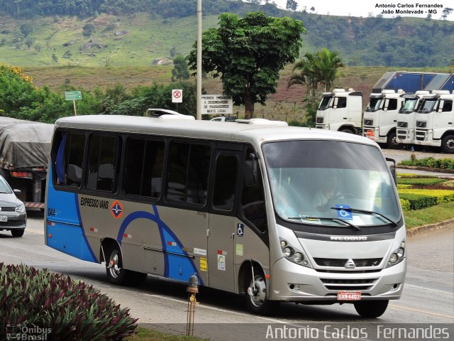 Expresso Vans 044 na cidade de João Monlevade, Minas Gerais, Brasil, por Antonio Carlos Fernandes. Número da foto: #4892700.