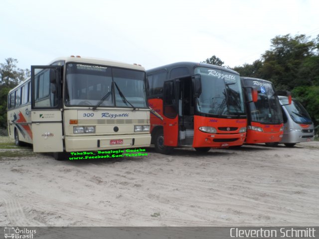 Rizzatti Turismo 300 na cidade de São João do Polêsine, Rio Grande do Sul, Brasil, por Cleverton Schmitt. Número da foto: #4894121.