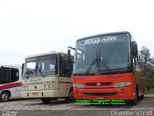 Rizzatti Turismo 3004 na cidade de São João do Polêsine, Rio Grande do Sul, Brasil, por Cleverton Schmitt. Número da foto: #4894111.