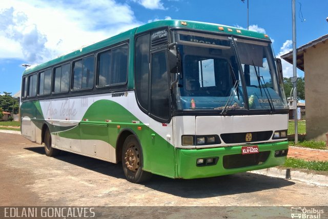 Ônibus Particulares 1330 na cidade de Nova Veneza, Goiás, Brasil, por Ediza Fotos. Número da foto: #4896821.
