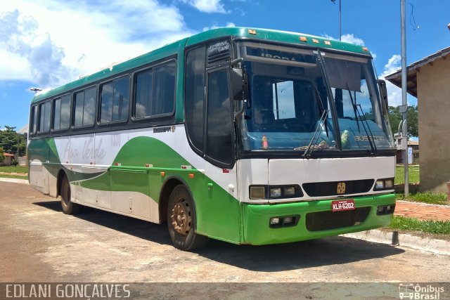 Ônibus Particulares 1330 na cidade de Nova Veneza, Goiás, Brasil, por Ediza Fotos. ID da foto: 4896821.