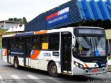 Viação Raposo Tavares Cotia 2215 na cidade de Cotia, São Paulo, Brasil, por Adailton Cruz. Número da foto: #:id.