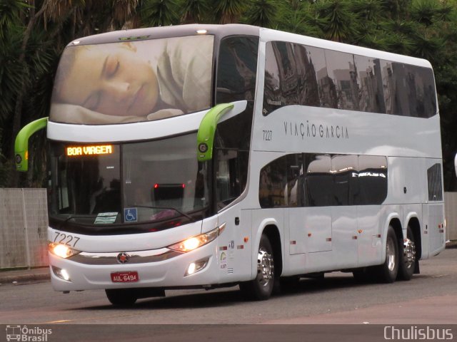 Viação Garcia 7227 na cidade de Curitiba, Paraná, Brasil, por Paulo Roberto Chulis. Número da foto: #4988277.