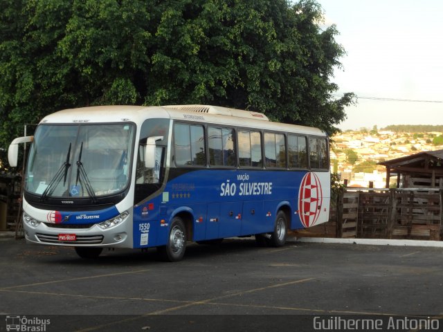 Viação São Silvestre 1550 na cidade de Araxá, Minas Gerais, Brasil, por Guilherme Antonio. Número da foto: #4990067.