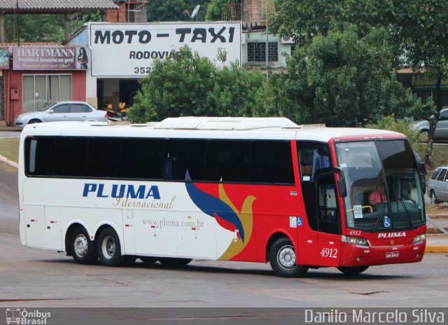 Pluma Conforto e Turismo 4912 na cidade de Curitiba, Paraná, Brasil, por Danilo Marcelo Silva. Número da foto: #4952660.