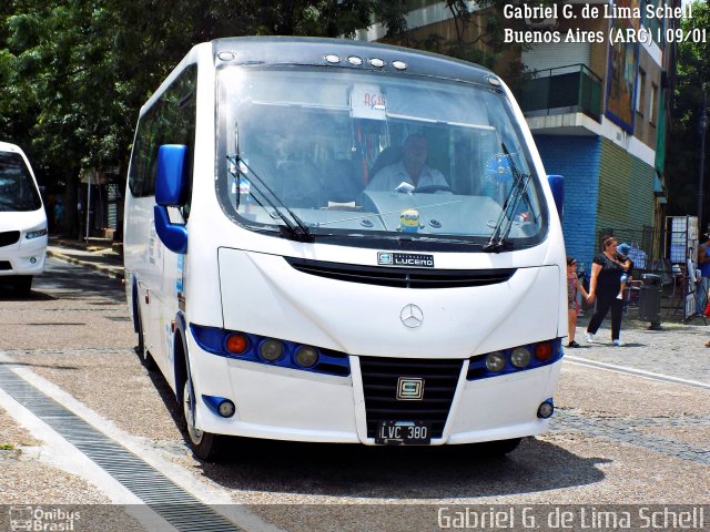 Autobuses sin identificación - Argentina  na cidade de Ciudad Autónoma de Buenos Aires, Argentina, por Gabriel Giacomin de Lima. Número da foto: #4951431.