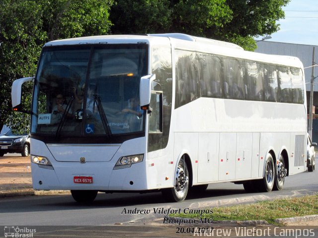 Celita Turismo 2858 na cidade de Pirapora, Minas Gerais, Brasil, por Andrew Campos. Número da foto: #4993571.